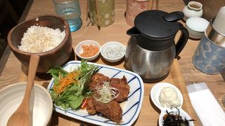 銀座発祥の創作だし茶漬け専門店で丼とお茶漬けで二度のシアワセ食事を満喫できます