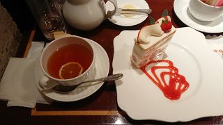 大正・昭和を思わせる内装