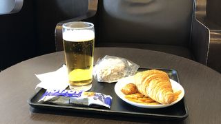 やはりカードラウンジとは違う