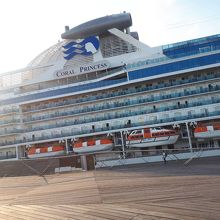 デッキから見えた船