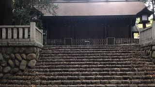 質素ですが荘厳