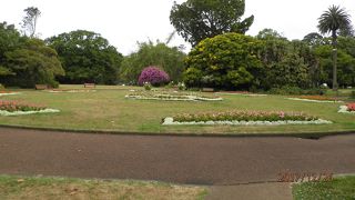 小高い丘にある公園