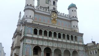 かわいい建物が並んでいる。