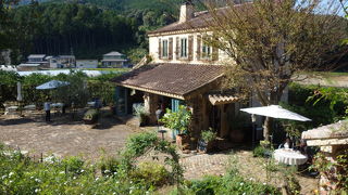 西洋の田舎にいるような雰囲気。静かで落ち着けます。