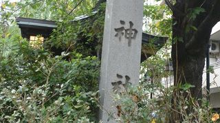 きれいに掃き清められた境内