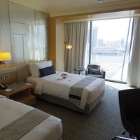 申し分無し。明るく白を基調とした客室。