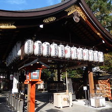 まずは本殿から参拝します