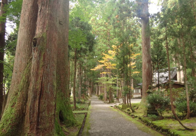 立山雄山宮三社（雄山神社）のひとつです