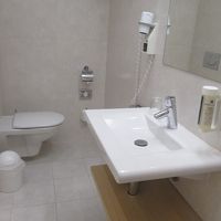 洗面ボウルが浅いので、水浸しにならないように注意