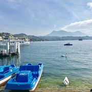 白鳥さん、遠くには遠くにはピラトゥス山が見えます！