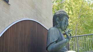 道路から拝見しました。