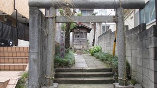 間口が狭くて、通り過ぎて仕舞いそうです。