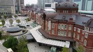 整備された東京駅前広場も一望出来ます