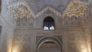 精巧な工芸品を思わせる部屋