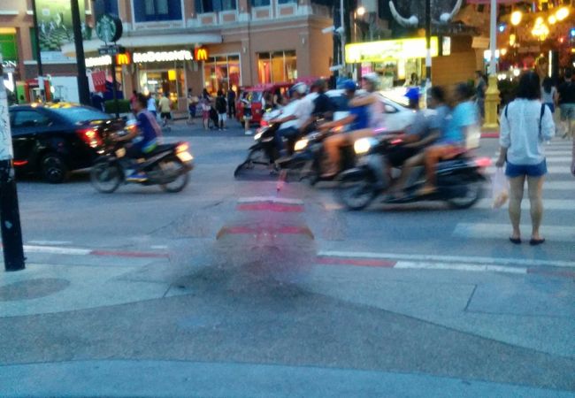 夕方からは屋台