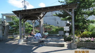 まさに浅虫駅の真ん前にあります