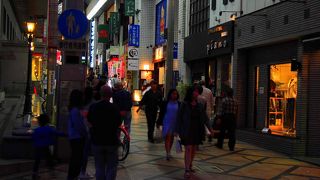 近鉄駅前のアーケード