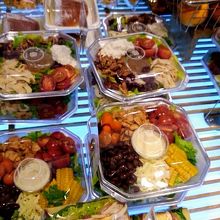 改札口を出たところにあるパン屋さん。