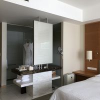 バスルームから出るとベッドから丸見え。日本では珍しい