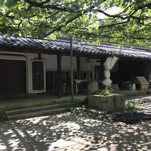 田舎の祖母の家を想い出させてくれる脇屋でした～