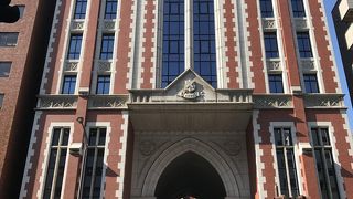 東館の建物がレトロ風で雰囲気がある