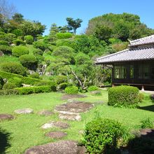 日本庭園は枯山水式の造り～
