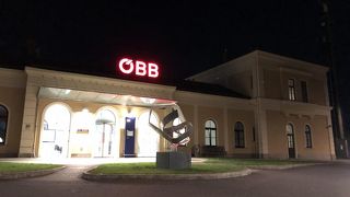 こぢんまりしているが綺麗に整備された駅