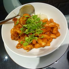 エビチリとトッポギ、エビチリは美味しかったです