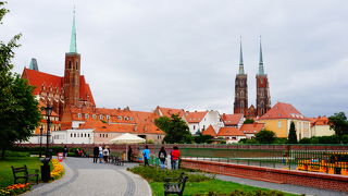 ステンドグラスが美しい教会。