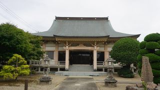 かまわないざっくりした雰囲気のお寺です