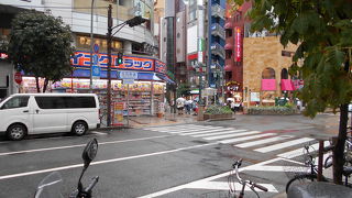 三ノ宮駅北側の東西道路