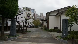 とにかく金はかけていないお寺でしょう