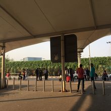 ムンバイ国際空港のバス乗り場