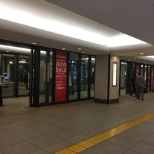 地下からの入り口です