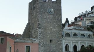 12世紀の城門