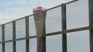 神戸港と市街地、六甲山の景色が見られます