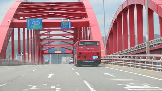 赤くてかわいい橋