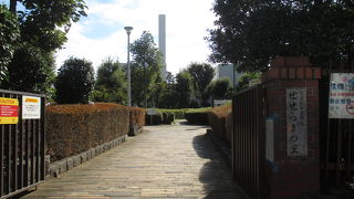 奥の方には遊戯施設もありました。