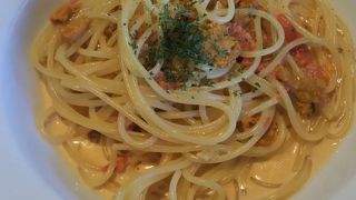 伊東マリンタウンの中にあります