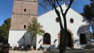 ミハスの高い所にある教会です