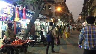 英国コロニアルな雰囲気のダウンタウン