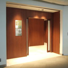 ラウンジの入り口