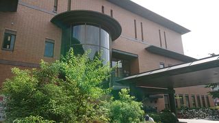 名古屋市営の図書館です