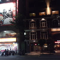 隣に「高雄婆婆冰」