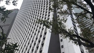 変わった形のビル