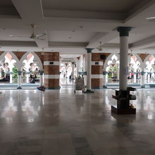 大理石の床が涼しくさせてくれます