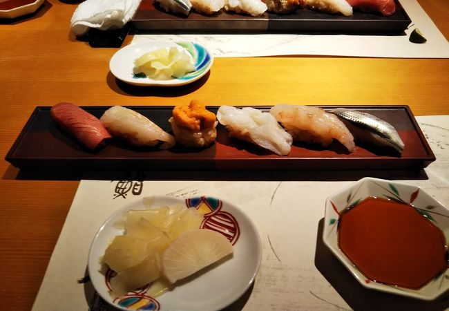 北海道のネタで食べる、鮨懐石。