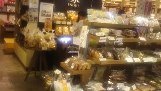 お弁当などは色々地元の野菜を使った美味しいお弁当を買える