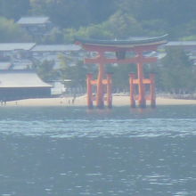 フェリーから見る大鳥居