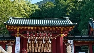 男体山の頂上へ向かう登拝道があります